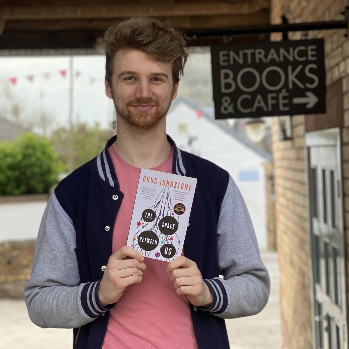 mainstreethare's tweet photo. Jack recommends #TheSpaceBetweenUs!
"@doug_johnstone focuses on the characters and locations, giving a lot of consideration to local Scottish life. It's cosy and domestic, which makes the big sci-fi moments all the more thrilling."
#mainstreetbooks @OrendaBooks #indiebookshop https://t.co/EjEXqht1lE