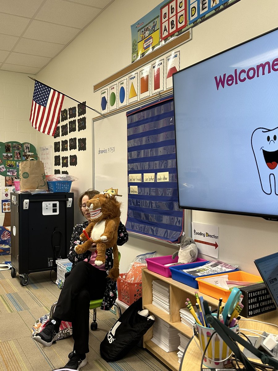 Kelly Dickerson tweet media