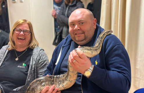 The sun is shining &amp; we have some great opportunities to join our team. We know that happy staff make happy residents. So, if you want to make a difference &amp; see the results for yourself, find out more by visiting our recruitment portal tinyurl.com/yw3r92jt
#JoinMelin