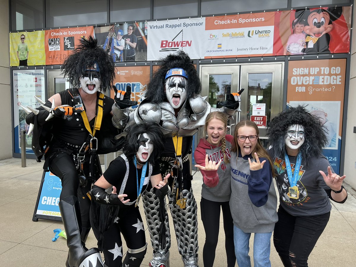 jspurdue's tweet photo. @kiss Thank you @kiss for inspiring the KISS Army for 45+ years that anything is possible and that rock and roll has a heart 🤟🏼🏢🧗‍♀️

@GrantedTriState @overtheedge 

(Incredible Destroyer costume by the incredibly talented Barry Carr)

https://t.co/AShHTC0Fun https://t.co/3nxIvPRgBH