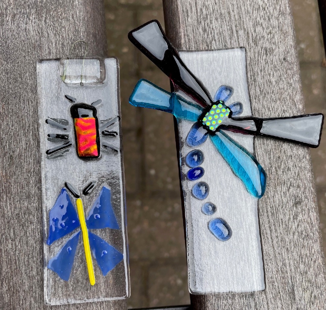 Glass fusing sessions for children aged 7+ and one accompanying adult on Tuesday 30th May or Thursday 1st June.. These fun hour long sessions start at 10.30, 12noon and 1.30 and cost £8.75 (plus booking fee) each. Pre-booking is essential. ticketsource.co.uk/red-house-glas… #glassfusing