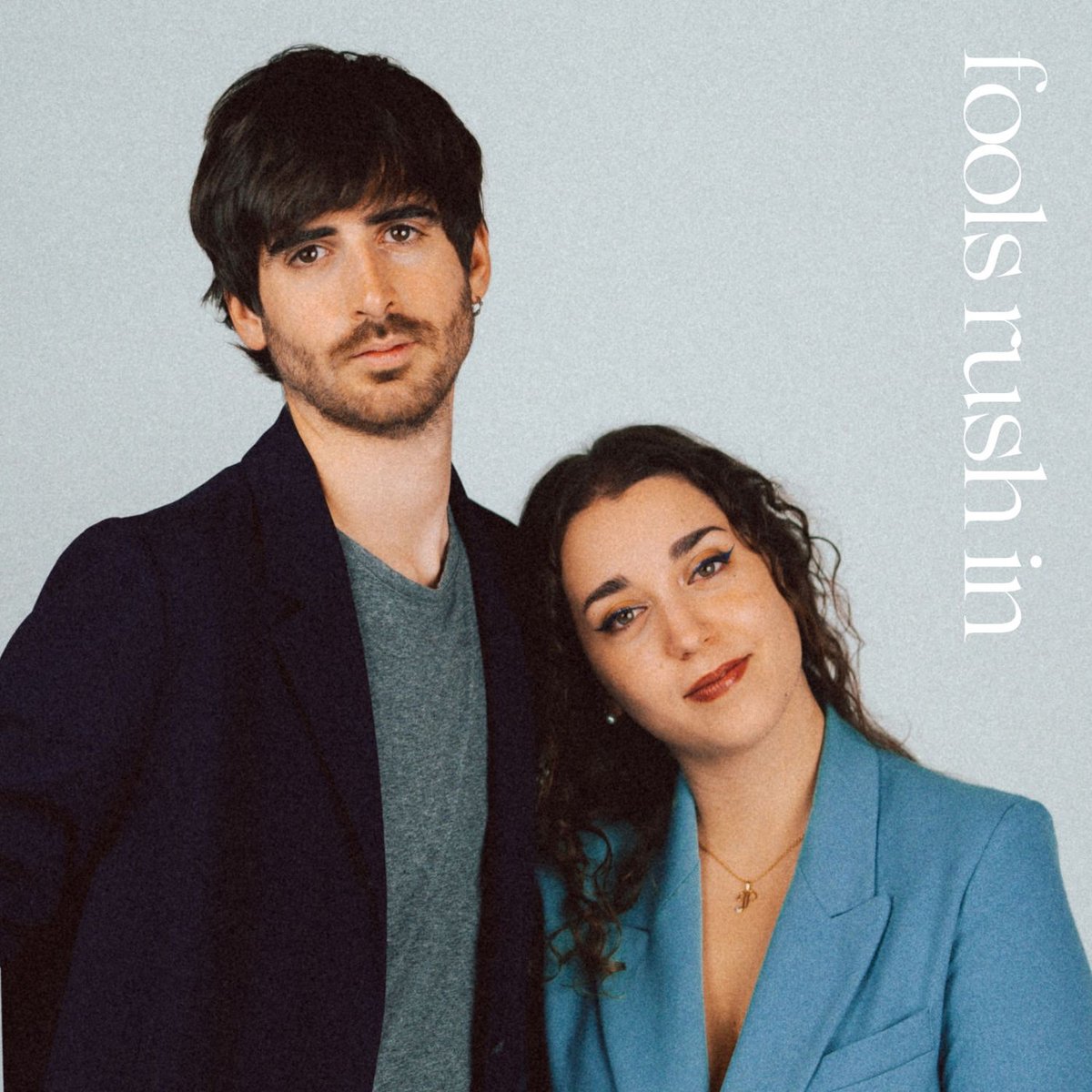 microscopi_'s tweet photo. Paula Barranco &amp; Jan Domènech presenten el senzill "Fools rush in", una versió de la cançó  escrita per Rube Bloom i Johnny Mercer, que formarà part del seu primer àlbum “When love is around” i que es publicarà el 25 de maig de 2023.

https://t.co/Yl8xaRoIw2 https://t.co/HcKL7xzNrK