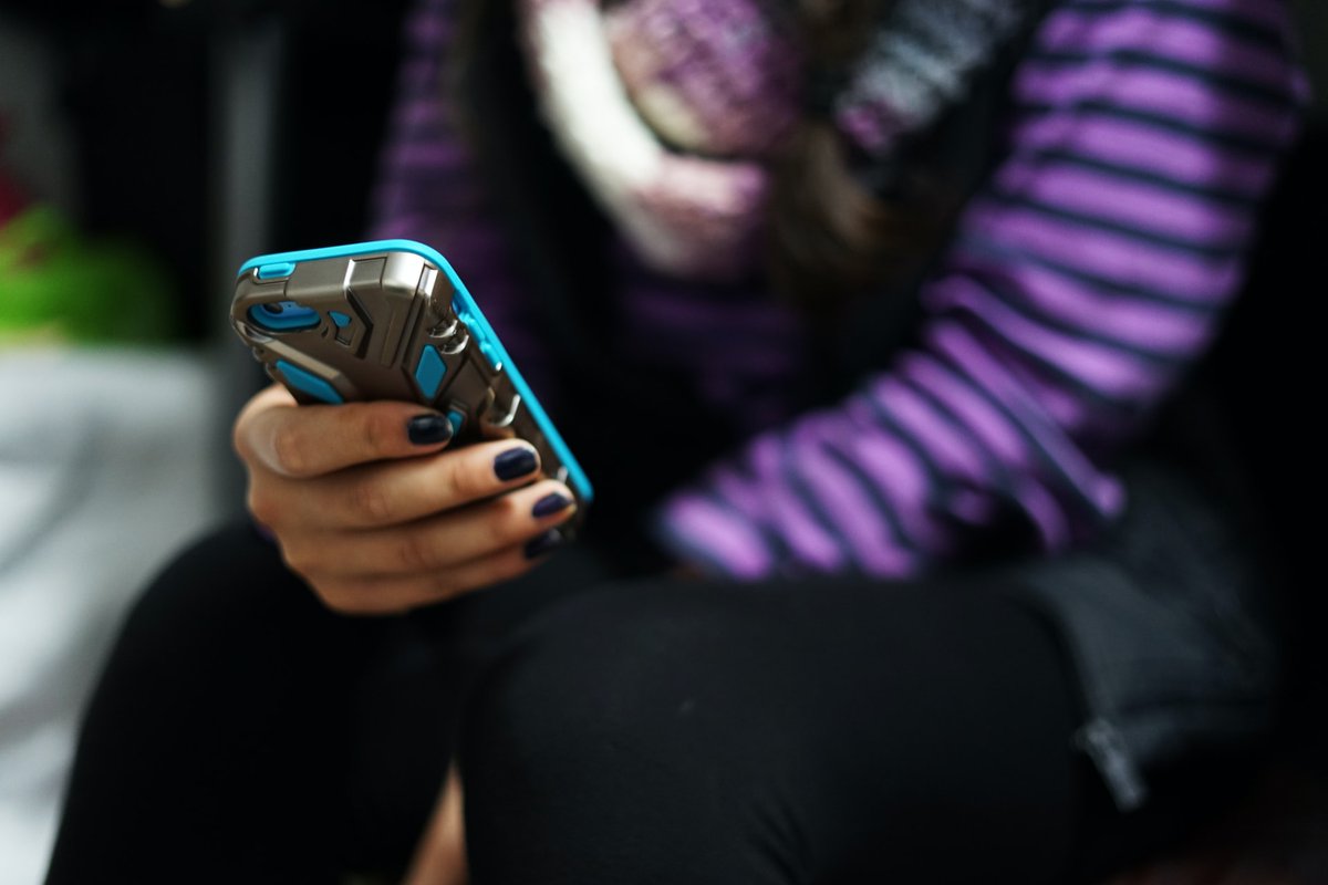 eHealthLit4Teen's tweet photo. Volem connectar programes de #salutmental amb #adolescents via #xarxessocials. Som un projecte liderat per @ehernandeze en què participen @BoixadosMerce, @ferranlalueza i altres des de @BDLab_UOC, @UOCpsicoedu, @GameRecerca i @UOCinfocom. T’ho expliquem a👉https://t.co/GJcF96Pbb1 https://t.co/ObG202ykF6