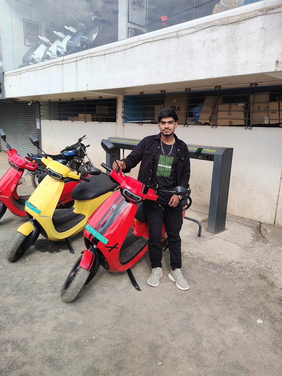 OmkarGhalage's tweet photo. @bhash @OlaElectric @Goa_olaowners
Reached Belgaum ola experience centre at 1:20pm.
120kms down 540kms to go ⚡🛵🔥
@Khalidaaalbadri @ola_paparazzi
#EVhydRIDE #endiceage #missionelectric #hypermilers #ecopros
Stay tuned for the next stop😉 https://t.co/vmHVr4hVTr