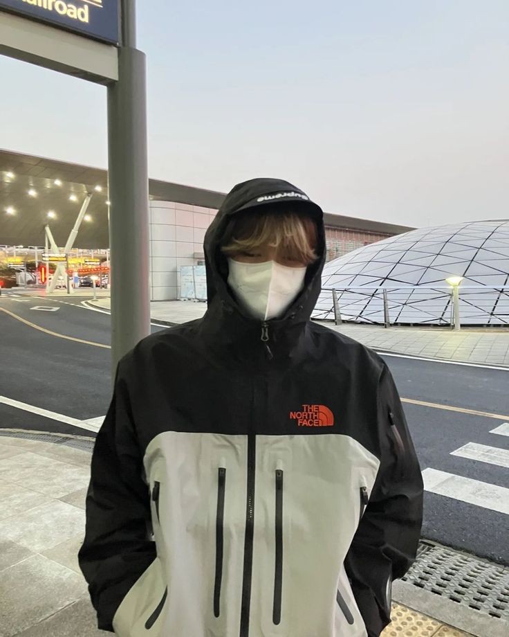 ⠀⠀ ⠀        ⠀ㅤ     ⠀⠀⠀⠀⠀⠀
⠀⠀
           ﹫zachy_edwrds 
            sns update   
            2023 / 5 / 3 ˶˶ 19:20 
            location disabled
            ❛❛ went out earlier. 💗
   
⠀⠀⠀