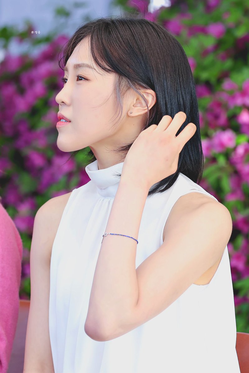 氷•얼음 tweet media