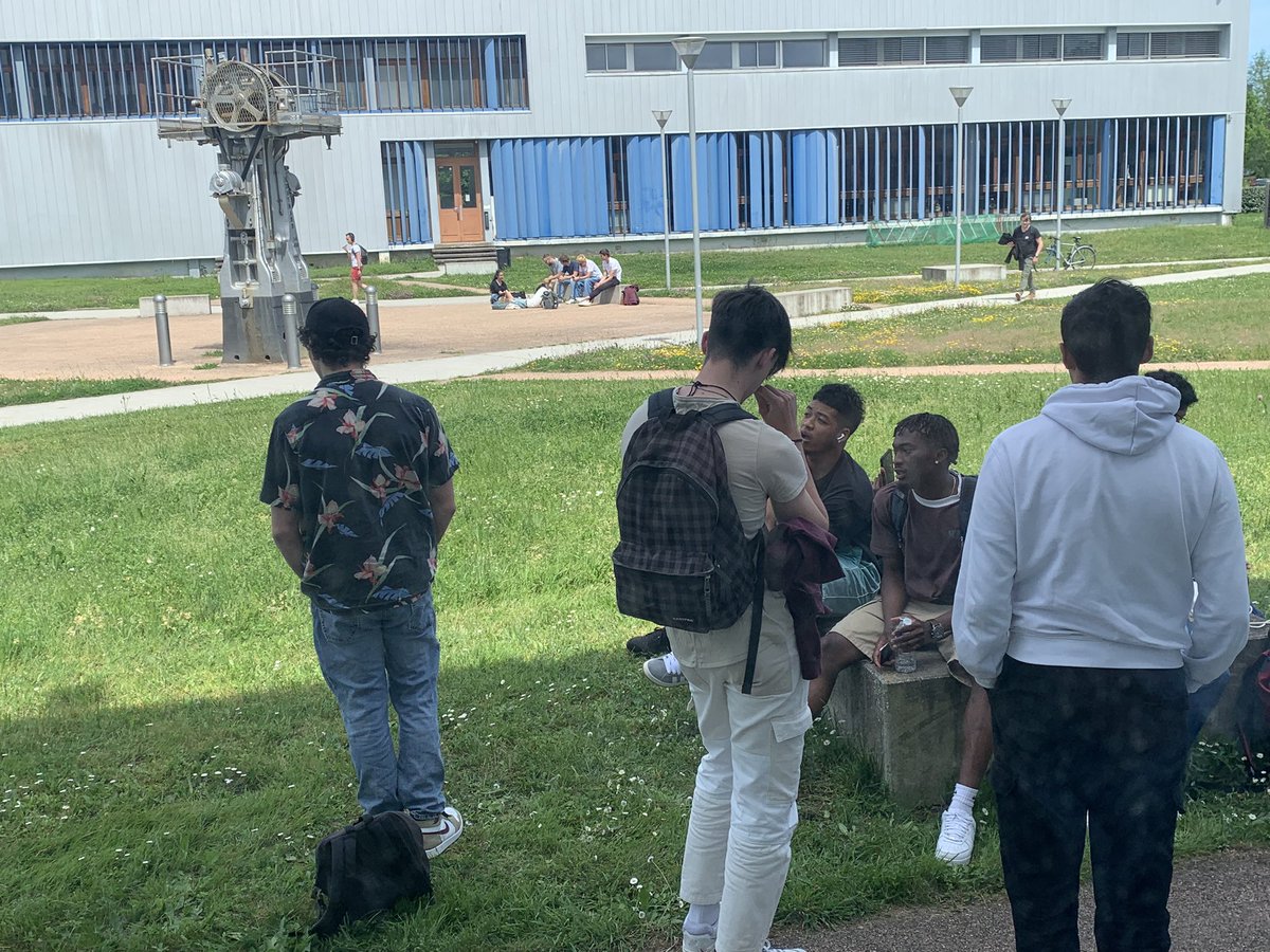 dscaravetti's tweet photo. Repos pour les candidats au concours d’entrée aux grandes écoles ‘banque #PT’ , qui passent les écrits sur le campus #ArtsEtMétiers de #Bordeaux.
Bon courage à tous et à bientôt j’espère !
#banquePT https://t.co/6kxDYDvwtd