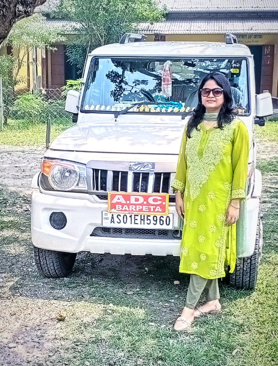 LakhimiDutta1's tweet photo. Completed 13 years of service today. Almighty provided the opportunity of starting an exciting and challenging journey. Thank you God, Maa, Deuta, #KhaninDas, Family members and all the near &amp; dear ones for all of your blessings, positive vibes &amp; good wishes. https://t.co/Aqy4RS37ek