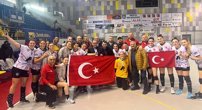 ofmantalya's tweet photo. Antalya Konyaaltı Spor Kulübü Kadın Hentbol Takımı; 7 Mayıs 2023 tarihinde Club Balonman Atletico Guardes takımı ile mücadele edecek. EHF Kadınlar Avrupa Kupası finalinde, sağlık sponsoru olduğumuz Antalya Konyaaltı Spor Kulübü Kadın Hentbol Takımımıza başarılar diliyoruz. https://t.co/fa8GVdHayV
