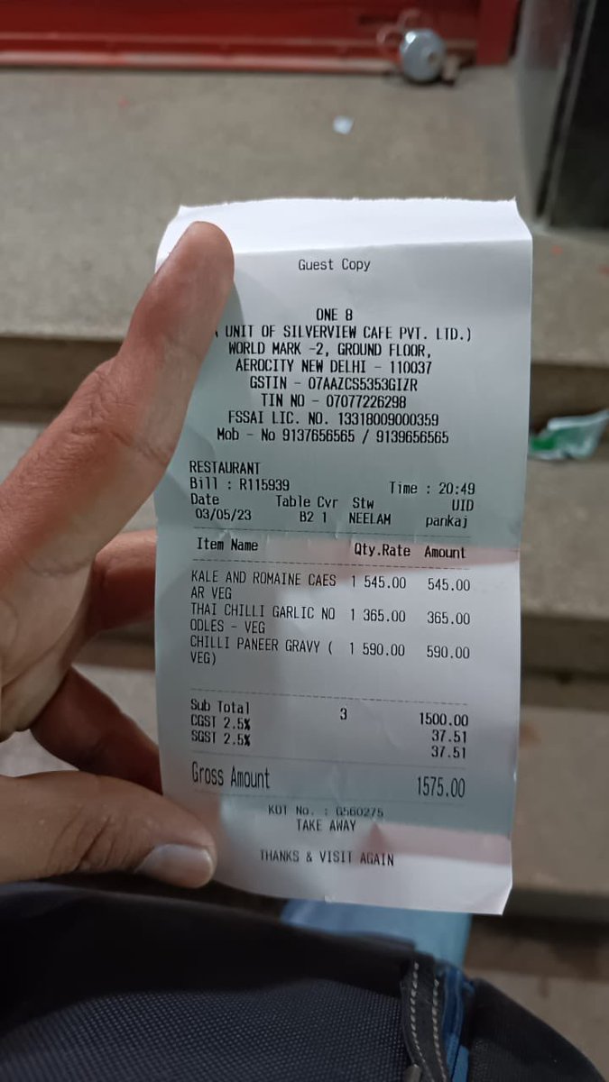 harsha_sachdeva's tweet photo. @one8world I ordered veg salad and chilli paneer but you sent chicken items. On the top of it, nobody answers the call #one8commune #one8communeaerocity https://t.co/1aMCGRmjt1