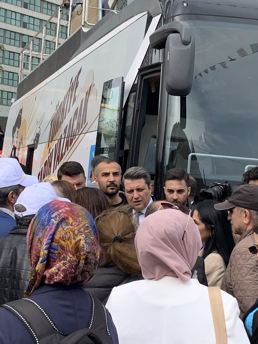 IyiBolge3's tweet photo. Genel Başkanımız Sn.Meral Akşener ile birlikte3. Bölge milletvekili adayımız sn.Seyithan Izsiz’in  seçim koordinasyon merkezinin açılışına katılım sağladık. https://t.co/qEiYynYiki