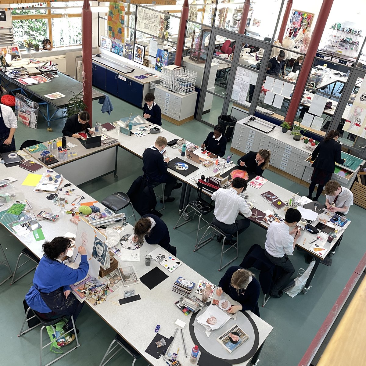 BromsSchool's tweet photo. Fifth Form pupils busy completing an Art exam โ 40% of their final grade and 100% unaided work.
#BromsFifthForm #BromsArt #BromsGCSE #SchoolArt https://t.co/A43b9RZxQD