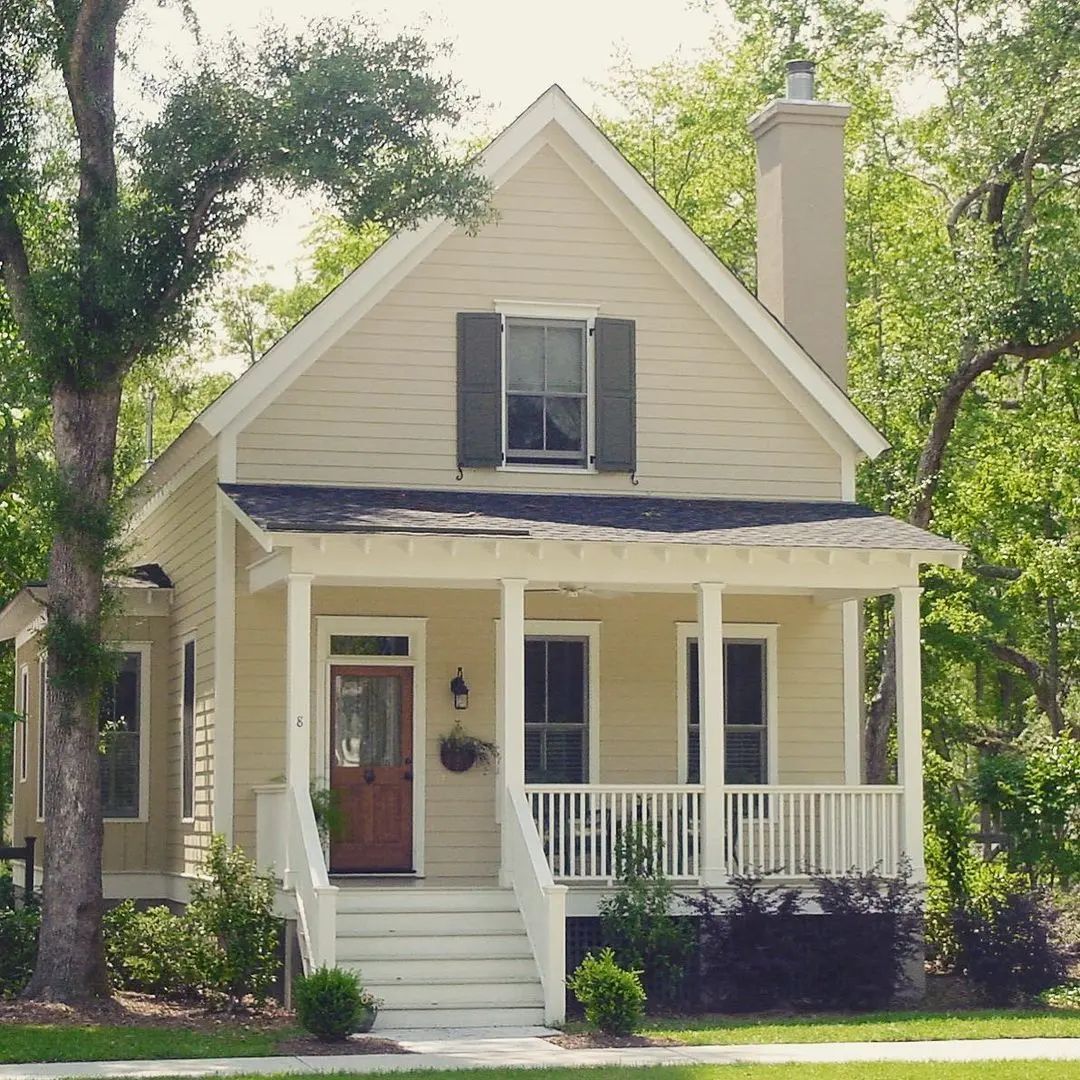 allisonramseyarchitects Check out our Plan of the Day: Broad River Cottage Plan C0028. Photo is from habershamsc, South Carolina. See the plan details on our website for more information: 
allisonramseyarchitect.com/plans/broad-ri…