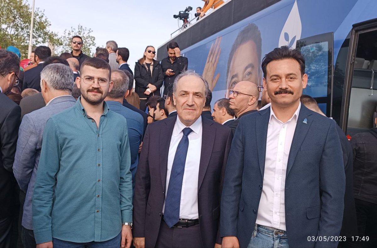 Değerli İstanbul Milletvekili Adayımız Sayın <a href="/myeneroglu/">Mustafa Yeneroğlu</a> ile birlikteyiz.

#HaydiTürkiye