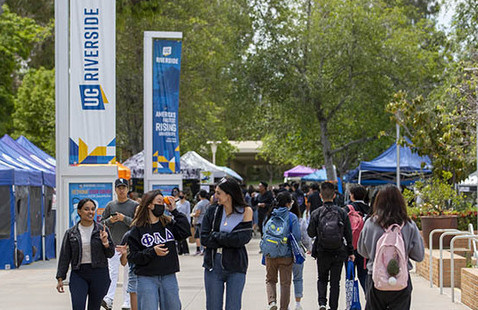 To celebrate Asian American and Pacific Islander Heritage Month in May, the AANAPISI committee invites UCR faculty and staff to lunch at Big Skyy Bistro*.

forms.gle/w8CxRiDsZPpYSb…

*Please use this link to RSVP. Limited to the first 50 people. 
Contact savannah.ramirez@ucr.edu