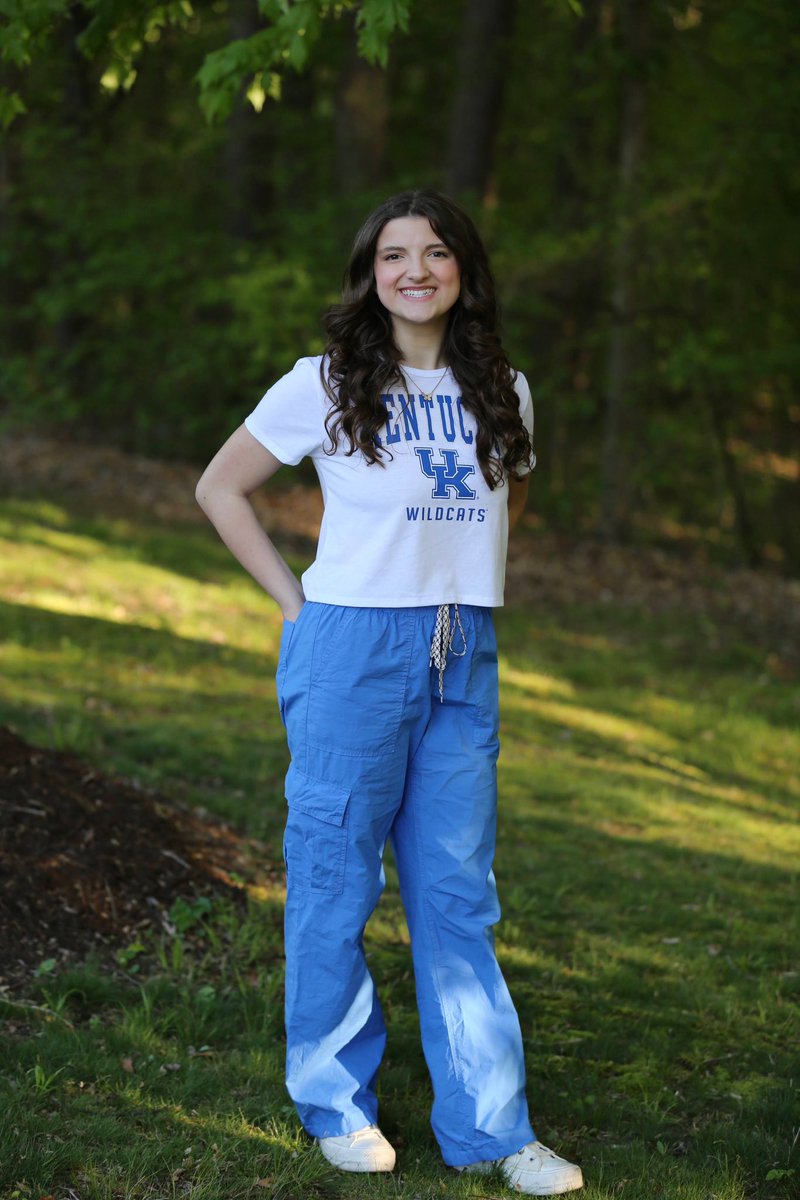 bghsccr's tweet photo. Emma Coomes is a senior bound for the Big Blue Nation. She plans to attend the University of Kentucky where she has received the Presidential and Thomas Shaver scholarships. https://t.co/daJ1UN6IBc