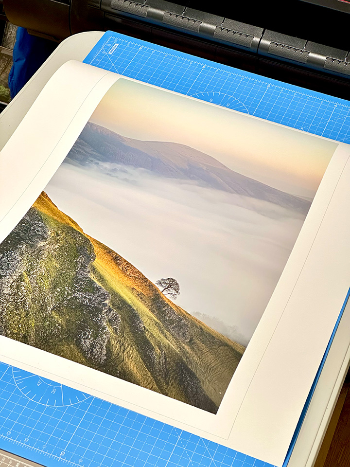 GrahamDunnPhoto's tweet image. A fun afternoon, printing orders from last weekend! Some of you may recognise this awesome tree, any ideas where it is?
#canonuk #fotospeed #fineartprint #archivalpigmentprint #peakdistrict #derbyshire #openupsheffield