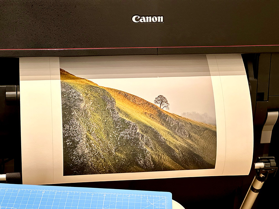 GrahamDunnPhoto's tweet image. A fun afternoon, printing orders from last weekend! Some of you may recognise this awesome tree, any ideas where it is?
#canonuk #fotospeed #fineartprint #archivalpigmentprint #peakdistrict #derbyshire #openupsheffield