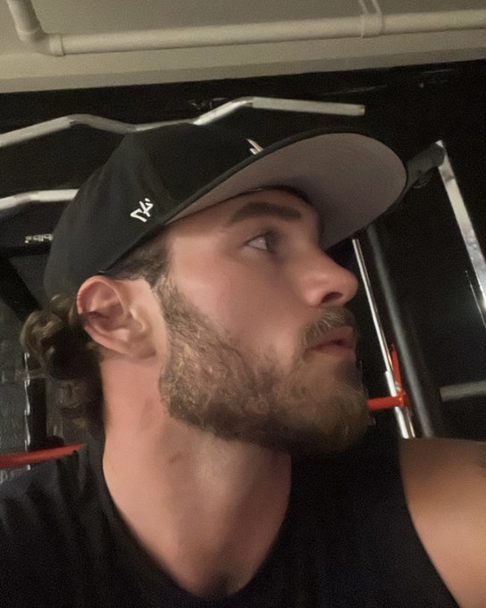 music gets the mind right 🔊 https://t.co/f4OeYPHw6F