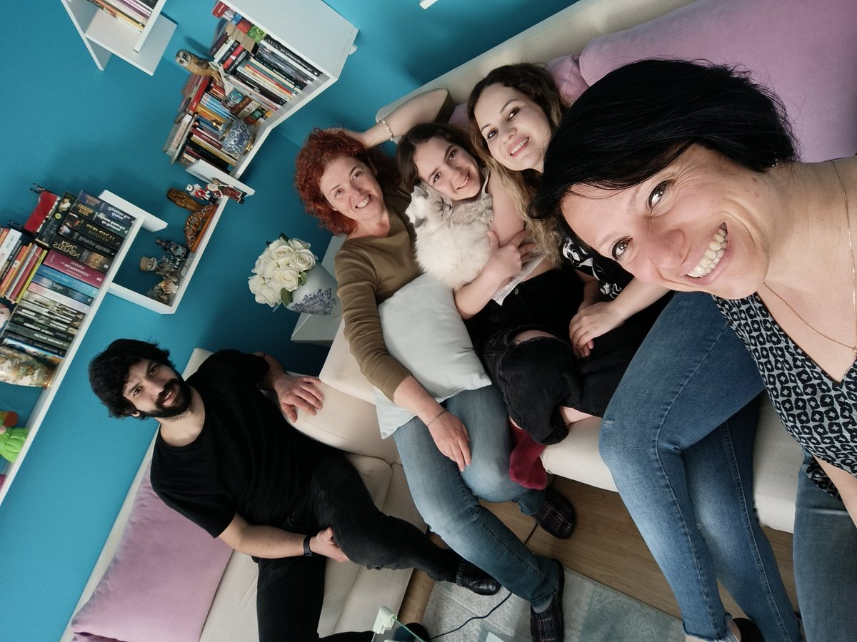 Bugün ilk <a href="/RobotelTR/">Robotel Türkiye</a> göz ağrımız ve artık ailemizin parçası olan Yağmur ve annesi Selin'in misafiri olduk... <a href="/Arallab_Bionics/">Arallab Bionics</a> Ozan #Robotel ile geldi #RobotelKahramanları yönetmenimiz Hayriye kamerası ile geldi.