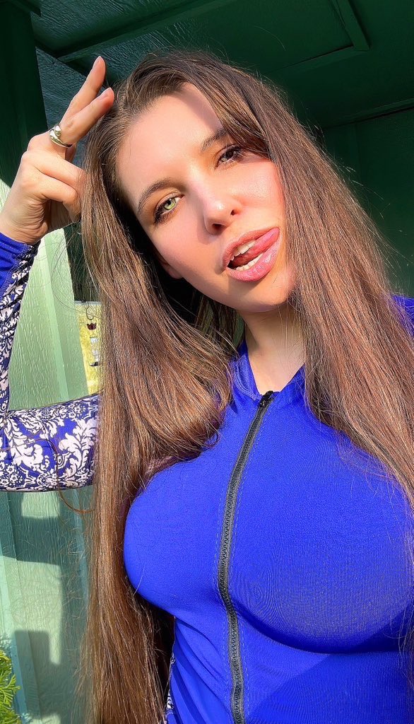 shelbystardust's tweet photo. GM are you coming to my space tonight? 😛
Set that reminder or else 😈👇 https://t.co/lrsEanKxov