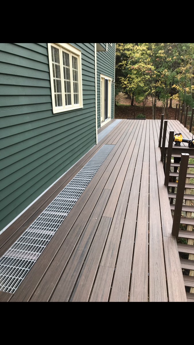 ExpertRoofingW's tweet photo. It's outdoor deck season!

Trex decks offer a number of benefits, including low maintenance, durability, eco-friendliness, safety, and aesthetics. The long-term benefits make them a worthwhile investment for many homeowners.  #armonkny #bedfordny #chappaqua #roofernearme #roofing https://t.co/aEDbBU3emo
