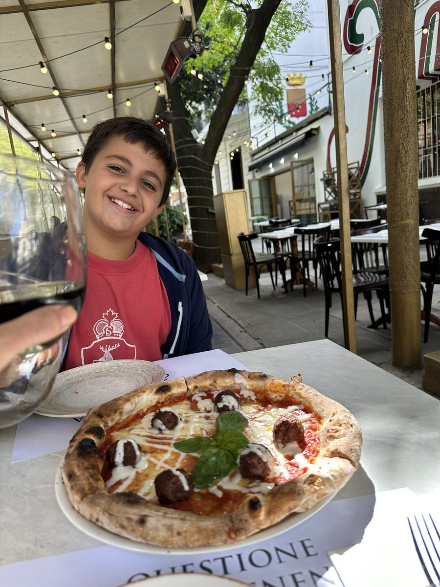 Como hacer feliz a un taurino en su cumpleaños?
COMIENDO RICO 🤣