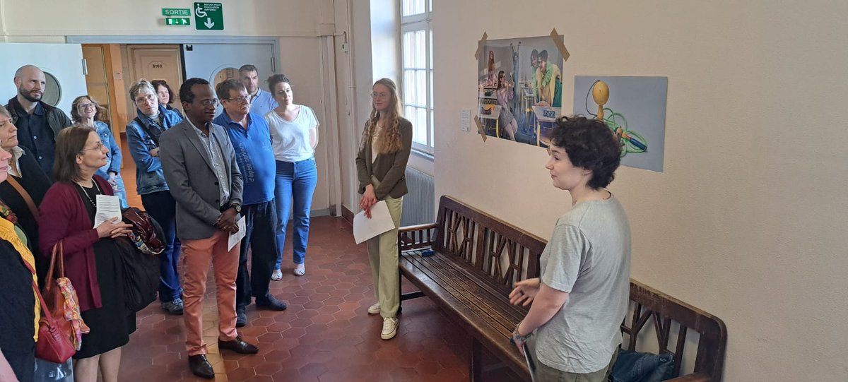 acstrasbourg's tweet photo. Vernissage de l'exposition "dystopie onirique" au @Lycee_Koeberle de Sélestat. 
Une exposition photographique réalisée par les élèves de 2d en option histoire des arts, répartis en groupe de créateurs pour expérimenter les différents métiers de la photo, avec @Stimultania. https://t.co/ouH6cY9p4L