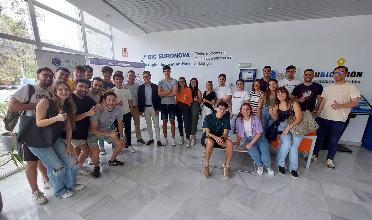 BicEuronova's tweet photo. Futur@s ingenier@s estudiantes de @InfoUMA conocen la trayectoria de @BicEuronova en @PTAMalaga, como Centro Europeo de Empresas e Innovación de Málaga 🚀y visitan un ejemplo de empresa innovadora alojada: #UboraSolar, expertos en soluciones de energía solar. 

📸 @AlvaroSimonB https://t.co/4mn3SuPq8F