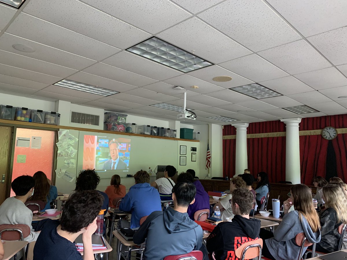 jkleinfc's tweet photo. AP Gov class + Broadcast Journalism class + @RetroReport documentary = engaged class!  @SwiftFoxMedia https://t.co/hklXFiUmsK
