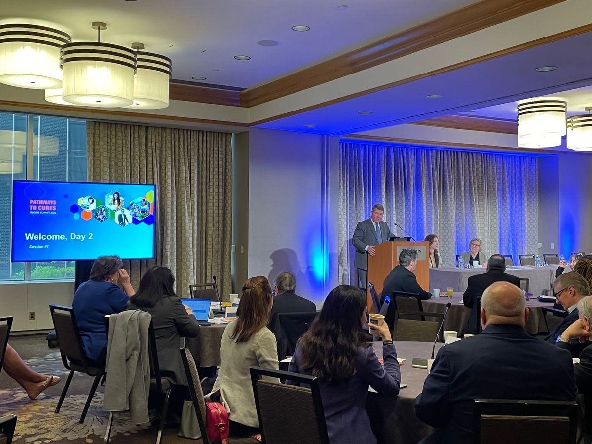 UCLBrainScience's tweet photo. Prof Alan Thompson presenting on the second day of the inaugural Pathways to Cures Global Summit.
The summit brings together organisations and scientific leaders dedicated to finding a cure for #MultipleSclerosis.
@mssociety #MSPTC23 #PathwaysToCures https://t.co/PBTgf4oiun