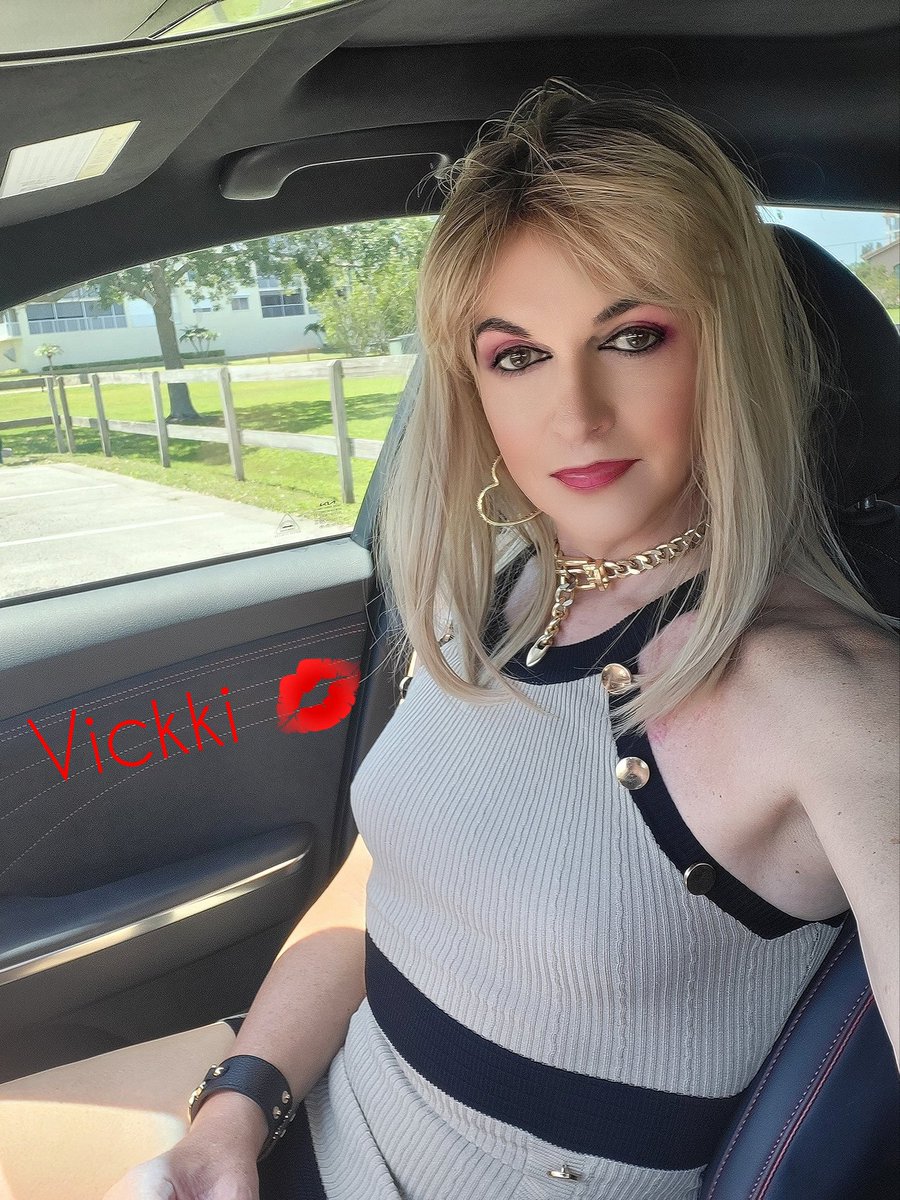 Vickki.TS🏳️‍⚧️ on Twitter: "Flying high Some joker clips my wings Just because he gets a kick