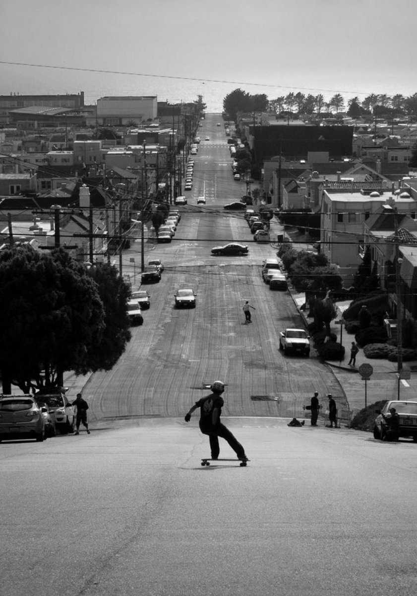 TheWinston_'s tweet photo. Midday loitering is Aristocratic trait. 11am ocean swim. Noon city walks. 2pm bookstore exploration. Relaxed, untimed conversations with anybody catching eye.

Simultaneously contributing Nothing &amp; Everything to society https://t.co/4ld5RlKjFN