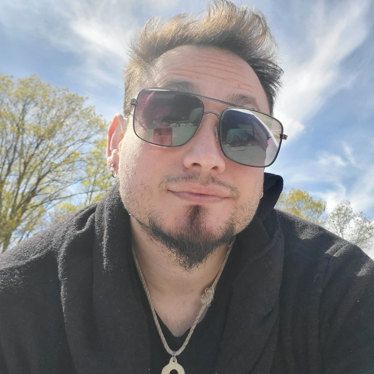DeadboyUnknown's tweet photo. I once fell in love with the moon.
I once fell in love with the wind.
I once fell in love with the sea and I was engulfed.
I love you. https://t.co/OMeS4SQkez