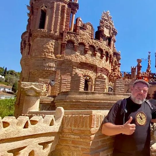TuBenalmadena's tweet photo. 🏰 El periodista @FranContrerasG comparte en un reportaje para #ABCViajar de @abc_es la historia del castillo que guarda los secretos de Cristóbal Colón y el descubrimiento de América. 🗞️
¿Sabes cuál es? Nuestro #CastillodeColomares, por supuesto 😜 https://t.co/PDEA5es1FA