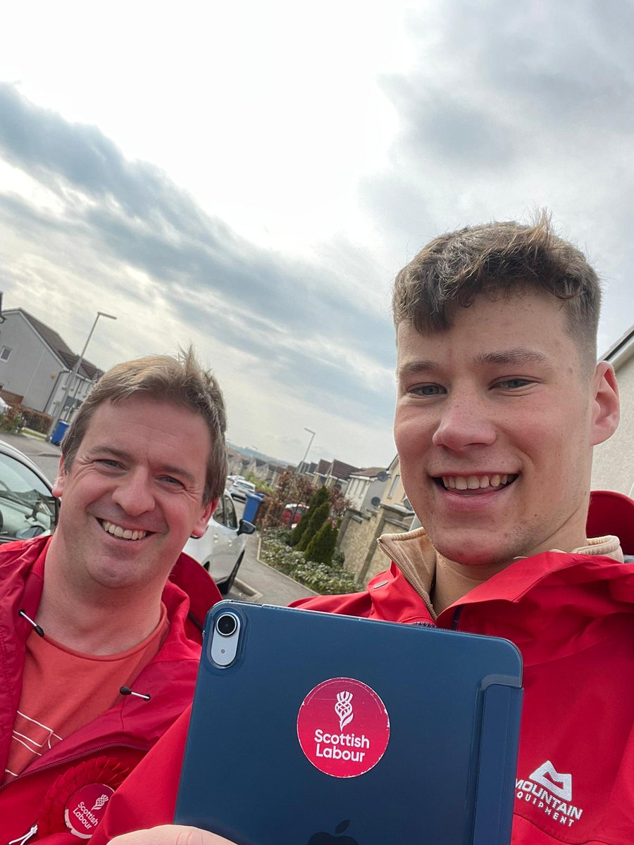 GraemeDownieMP's tweet photo. A good poll published tonight but this is how @ScottishLabour #GE2024 candidates respond. More #labourdoorstep and talking about the change Dunfermline and West Fife needs. https://t.co/jFY9ztLqS7