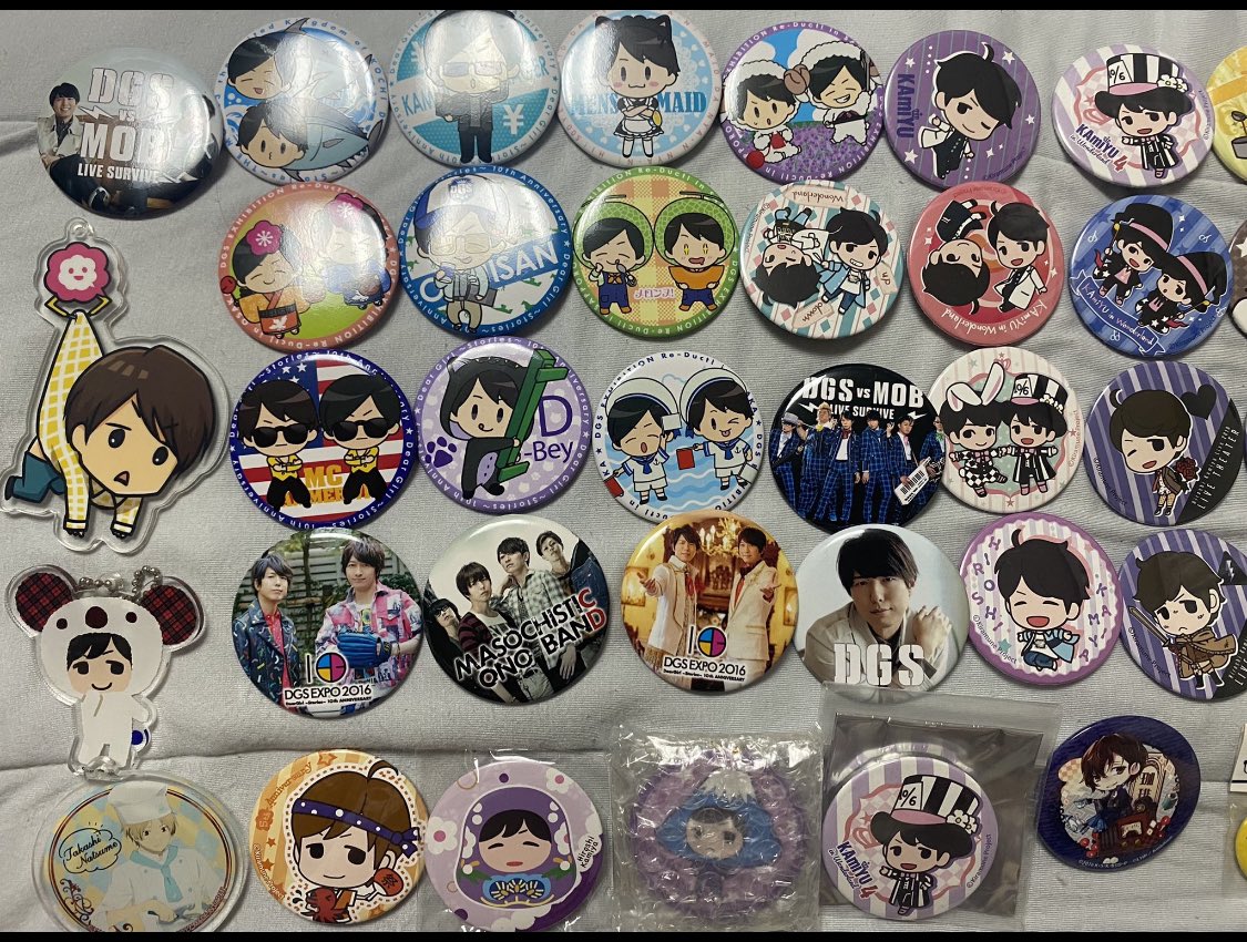 kamia_as2's tweet photo. 譲→神谷浩史 小野大輔 入野自由 斉藤壮馬 江口拓也 DGS Kiramune グッズ

求→缶バ300円 アクキー500〜1000円

開封済み沢山あります。ものによりお値下げ可。グッズ整理のためお譲りします。傷等確認できてないので気にしない方のみで😭
都内、そまライでの手渡しor郵送(＋送料
まとめて優先です！ https://t.co/9StBkH3lUi