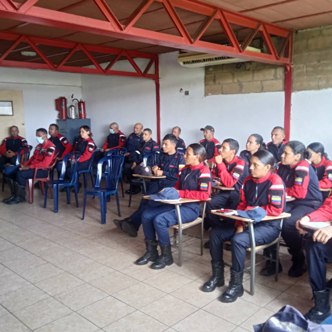 En el Marco del Plan #Tigre90, se realizó una reunión en la Estación de Bomberos "El Tigre" para dar el balance de inversiones económicas realizadas en la institución con el fin de continuar recuperando las estructucturas de las diferentes estaciones bomberiles de la entidad