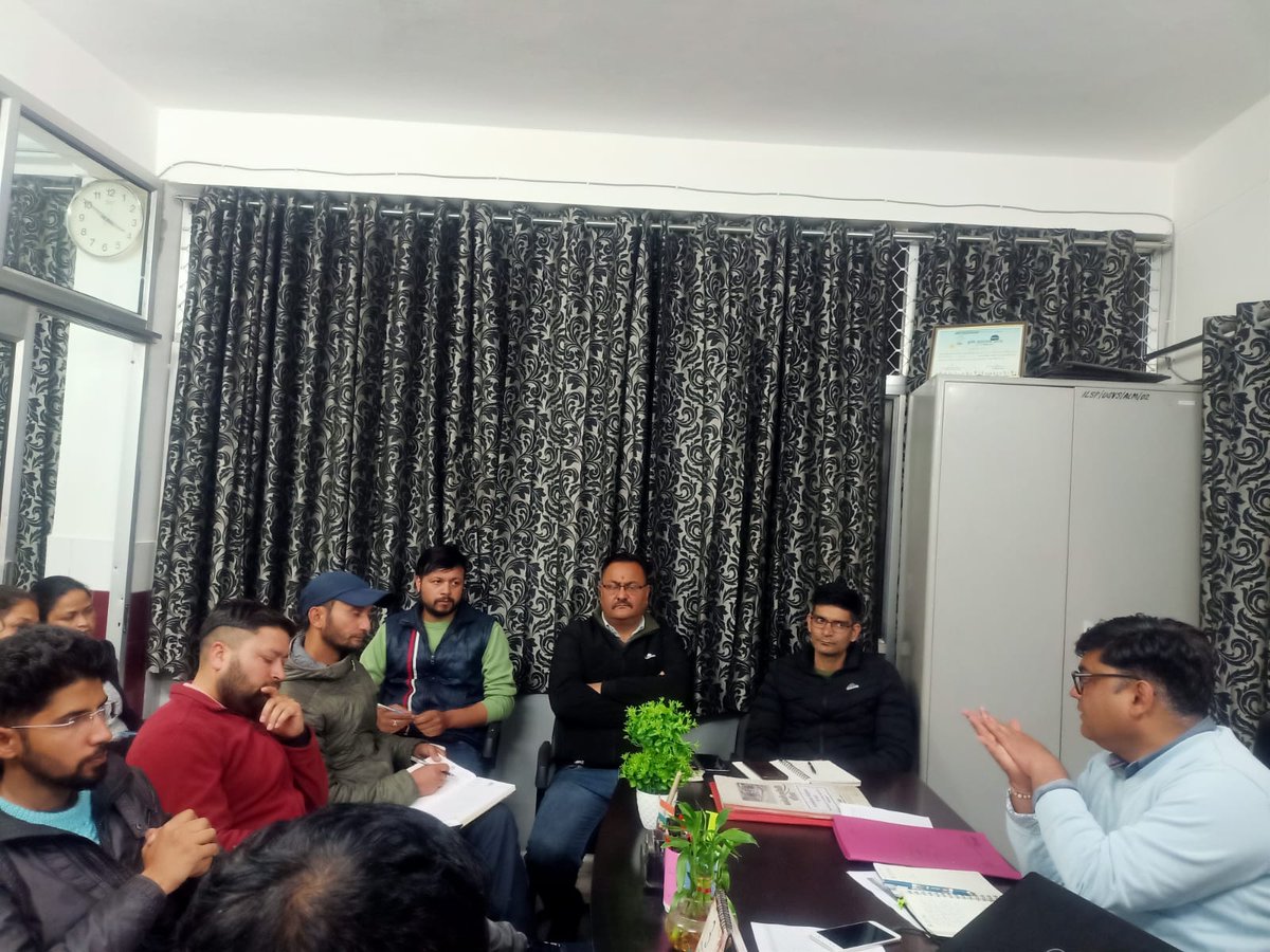REAPPithoragarh's tweet photo. In- house meeting #reapPithoragarh team. Key discussion points were
#Monthly_planning #CLF_registration
#Ultra_poor_package
#Enterprise_Development .@basava_ias @UlacDemirag @SecyRDUK @nitikakh22 @CDO_Pithoragarh @ganeshjoshibjp @ukcmo @REAPUttarakhand https://t.co/XDchkKYdU4