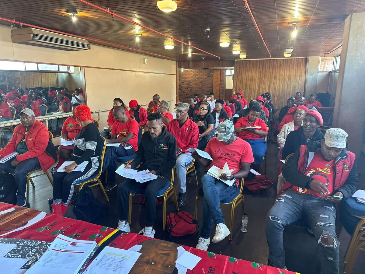 ♦️In Pictures♦️

The RCT extended meeting with all EFF councillors in the entire region to deal with just one item and only one item for voters registration. #BekeLeBeke meaning that on weekly basis we are reporting our weekly target towards 5 million new registered voters.