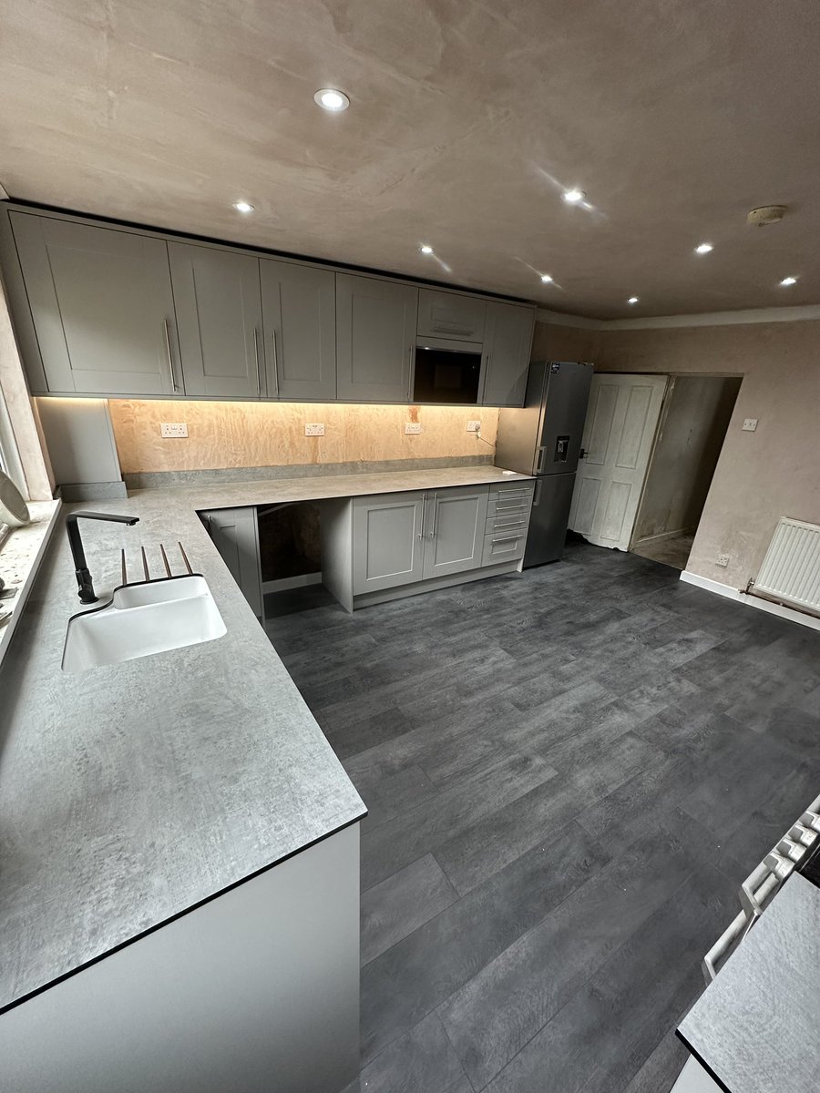 Big transformation in this <a href="/Wickes/">WICKES</a> full kitchen installation. All completed in a week. Plumbing, electrics, plastering <a href="/stevethespread/">Steve James</a> zenith worktops and upstand, undermount ceramic sink, LVT flooring. Another happy customer 😍