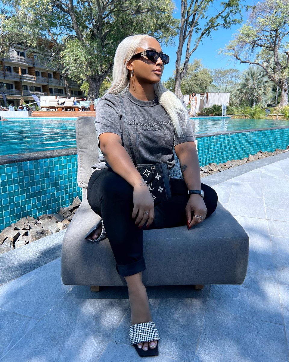 Boity's tweet photo. 🩶 https://t.co/3fPQBdmoYo