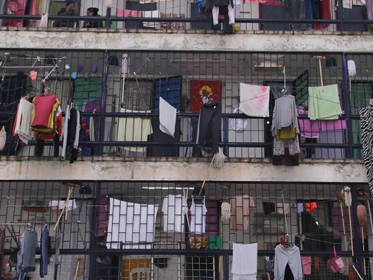 Denunciamos las reiteradas vulneraciones a los #DDHH a mujeres en la Cárcel El Buen Pastor:

❌Hay pésimas condiciones de alimentación
❌Hay escasez de medicamentos
❌No hay citas médicas especializadas

⚠️Exigimos la garantía de sus derechos fundamentales bit.ly/3nyF5ZD