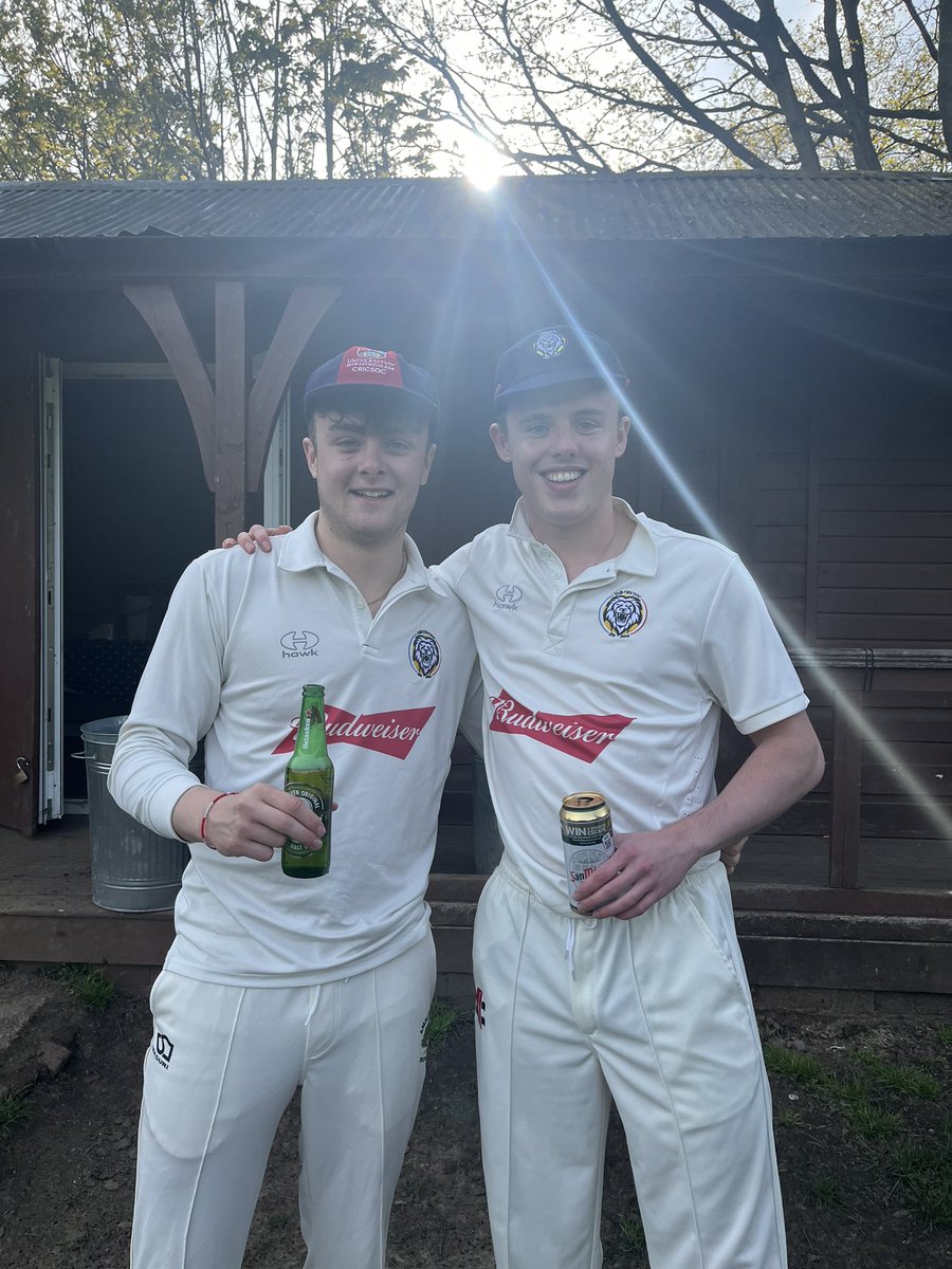 UoBCricsoc's tweet image. Early finish for the openers. #HereForAGoodTimeNotALongTime #ThanksForComing