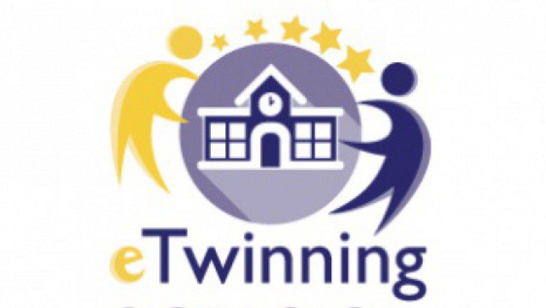 kolej1955's tweet photo. Her 2 yılda bir, yapılan çalışmaların değerlendirilmesinden sonra verilen 2023-2024 yıllarına ait  eTwinning School etiketini üçüncü kez almanın gurur ve mutluluğunu yaşıyoruz.Çalışmalarda emeği geçen öğretmen ve öğrencilerimizi tebrik eder, başarılarının artarak devamını dileriz https://t.co/3rhPpvR2XH