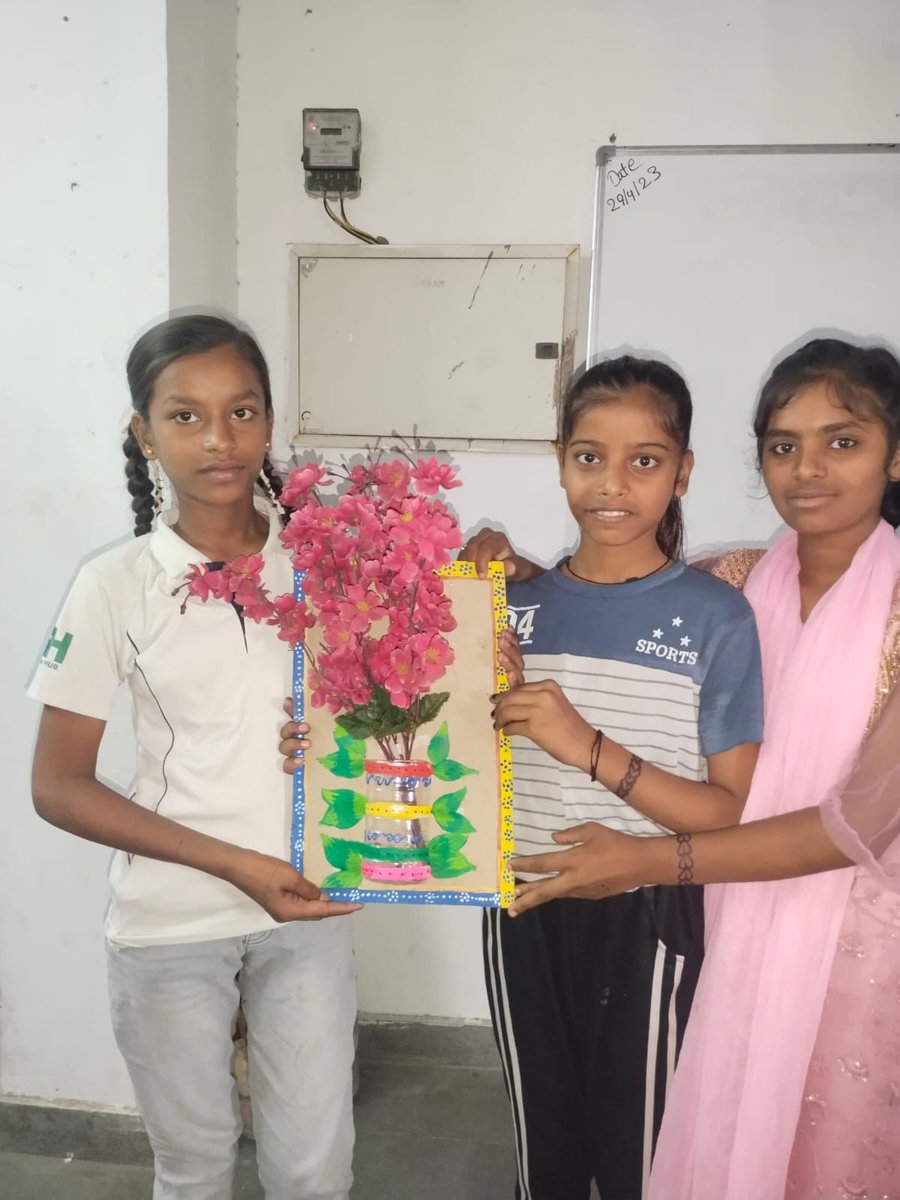 EducareDtef's tweet photo. See how our students reduce, reduce, reuse and recycle the plastics waste.
Divyatarang Educare Foundation students have shown their कलाकारी with plastics waste.
#divya_tarang_educare_foundation 
#कलाकारी 
#reusereducerecycle
@dmgbnagar @Bsagbn1 @basicshiksha_up @UPGovt https://t.co/afR3Z8kmtz