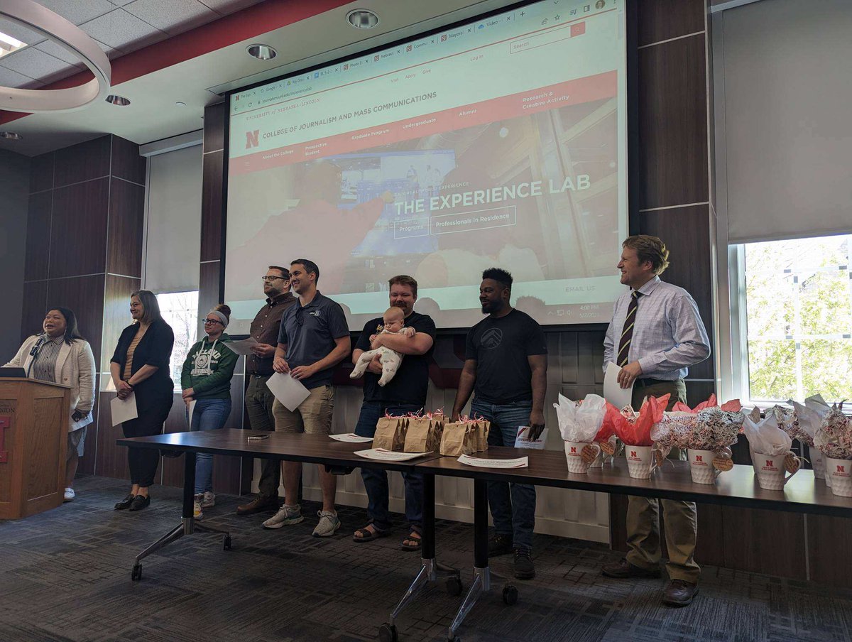 Yesterday we celebrated🎉the students, volunteer professionals-in-residence and faculty that made up the spring 2023 Experience Lab program.🙌In our first semester of the Experience Lab, 56 students elected to enroll; this semester, 136 students participated in the program!👏🥳