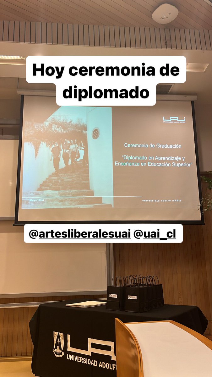 casa886's tweet photo. Diplomado en docencia UAI terminado.@ArtesLiberalUAI @UAI_CL https://t.co/OSvA060i8b