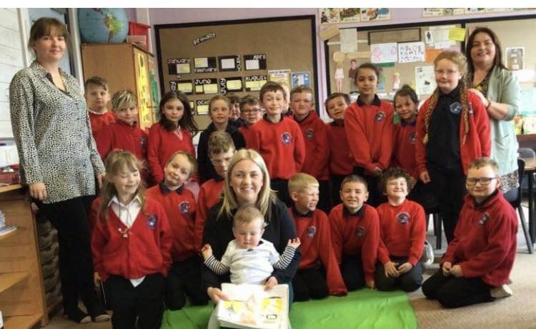 DgcLearning's tweet photo. π³Roots of Empathy @ParkPrimaryDG
π³P3 enjoyed having Tiny Teacher Jake visiting during the communication theme.
π³ The boys and girls enjoyed making and presenting a fabulous nursery rhymes book for Jake to enjoy.
#rootsofempathy
#tinyteachers #beststart #emotionalliteracy https://t.co/RjdUsL5uYe