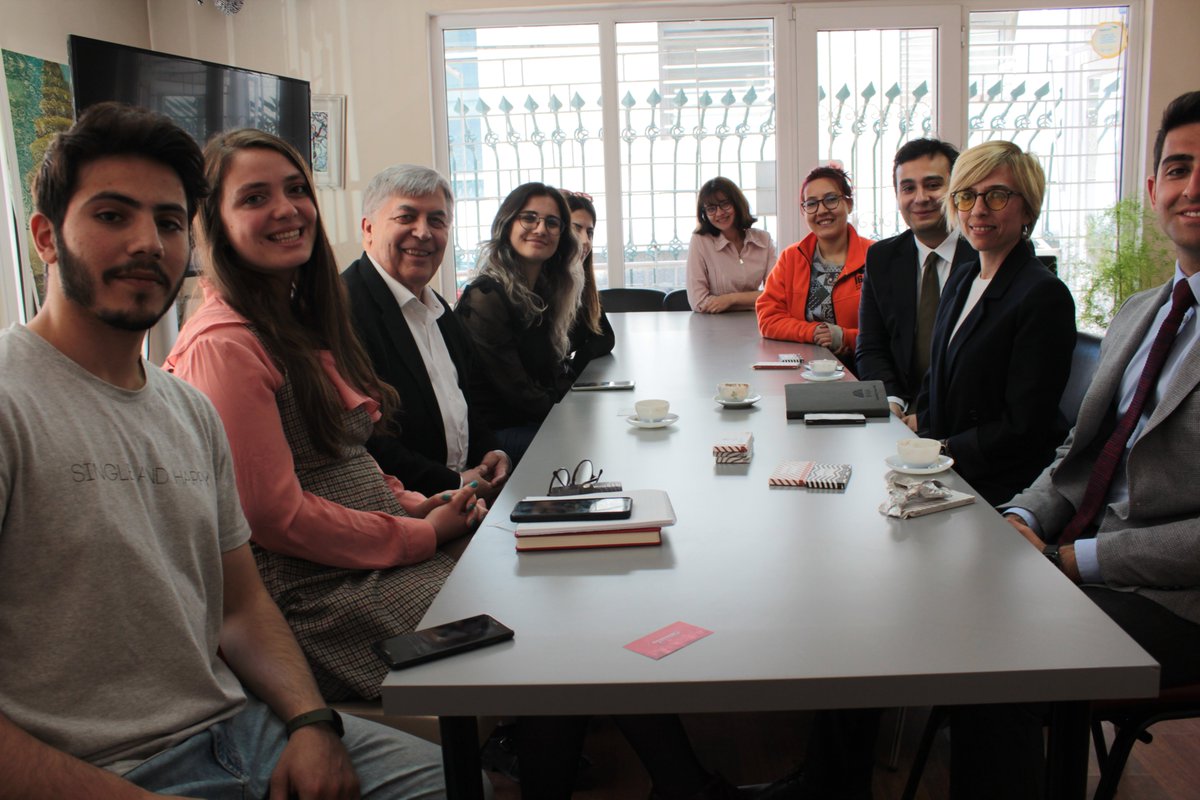 CHP Ankara 1. Bölge 10. Sıra Milletvekili Adayı Elif Topkaya Sevinç ve arkadaşları bugün İGAM'ı ziyaret ettiler. İGAM olarak Türkiye'deki başta Suriyeliler olmak üzere tüm mültecilere uluslararası hukuk çerçevesinde kalıcı çözümler bulunması adına bir sohbet gerçekleştirdik.